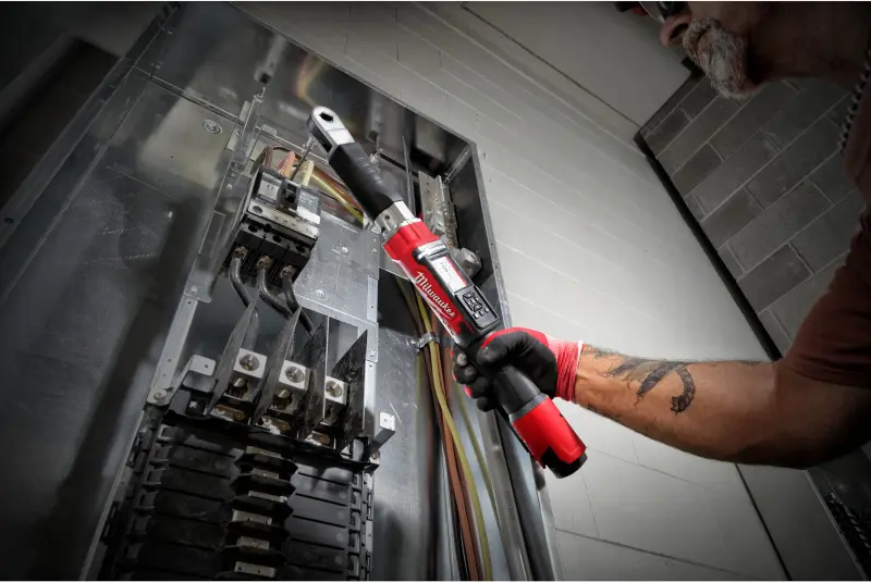 Aku 3/8" digitální ráčnový utahovák M12 ONEFTR38-201C, ONEKEY, 135,6 Nm, momentová ráčna, 1x aku M12 B2 + M12 C12 C, 4933464967 (MI4933464967)